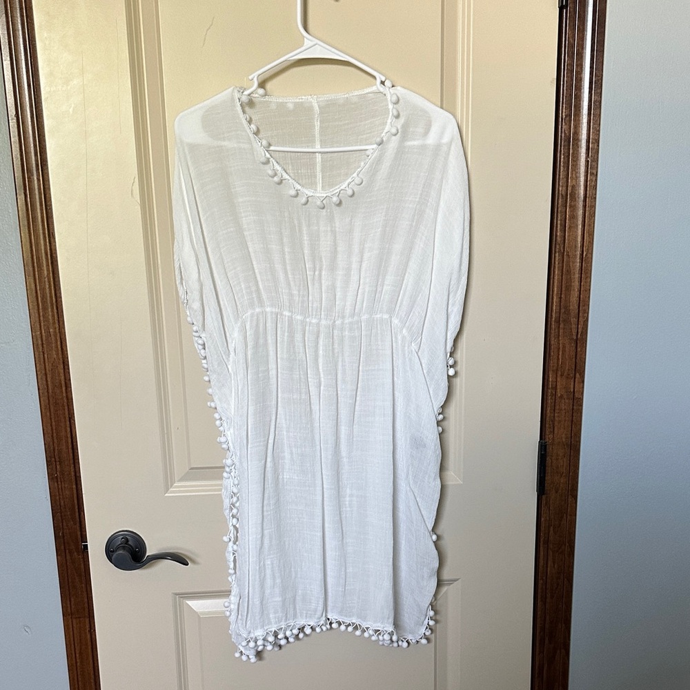 SHEIN White Pom-Pom Accent Wrap